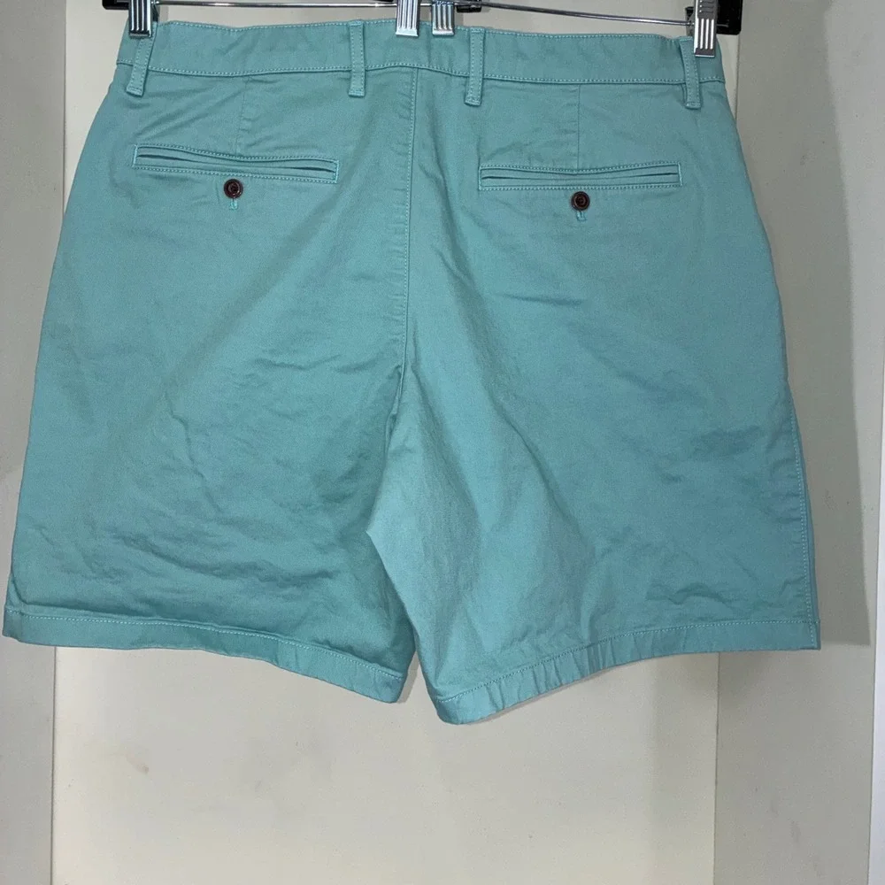 GAP Mens 8 Inch Vintage Chino Shorts Frostbitten Blue‎ Teal 33 S/880826-09